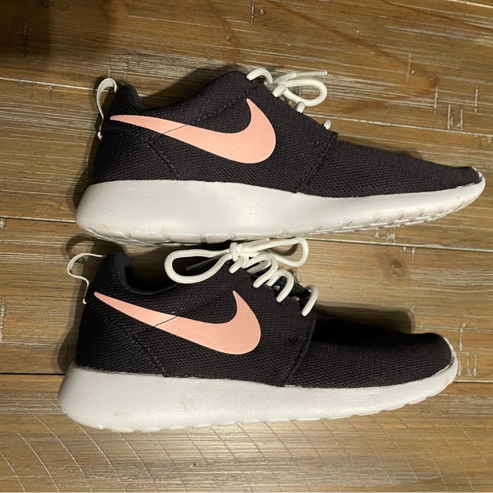 Nike roshes